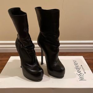 YSL boots in black leather and inside fur